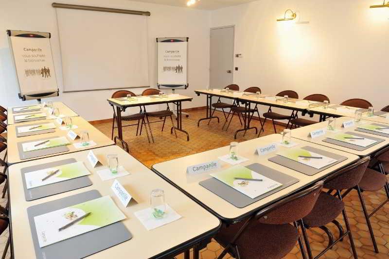 Campanile Pontarlier Hotell Eksteriør bilde