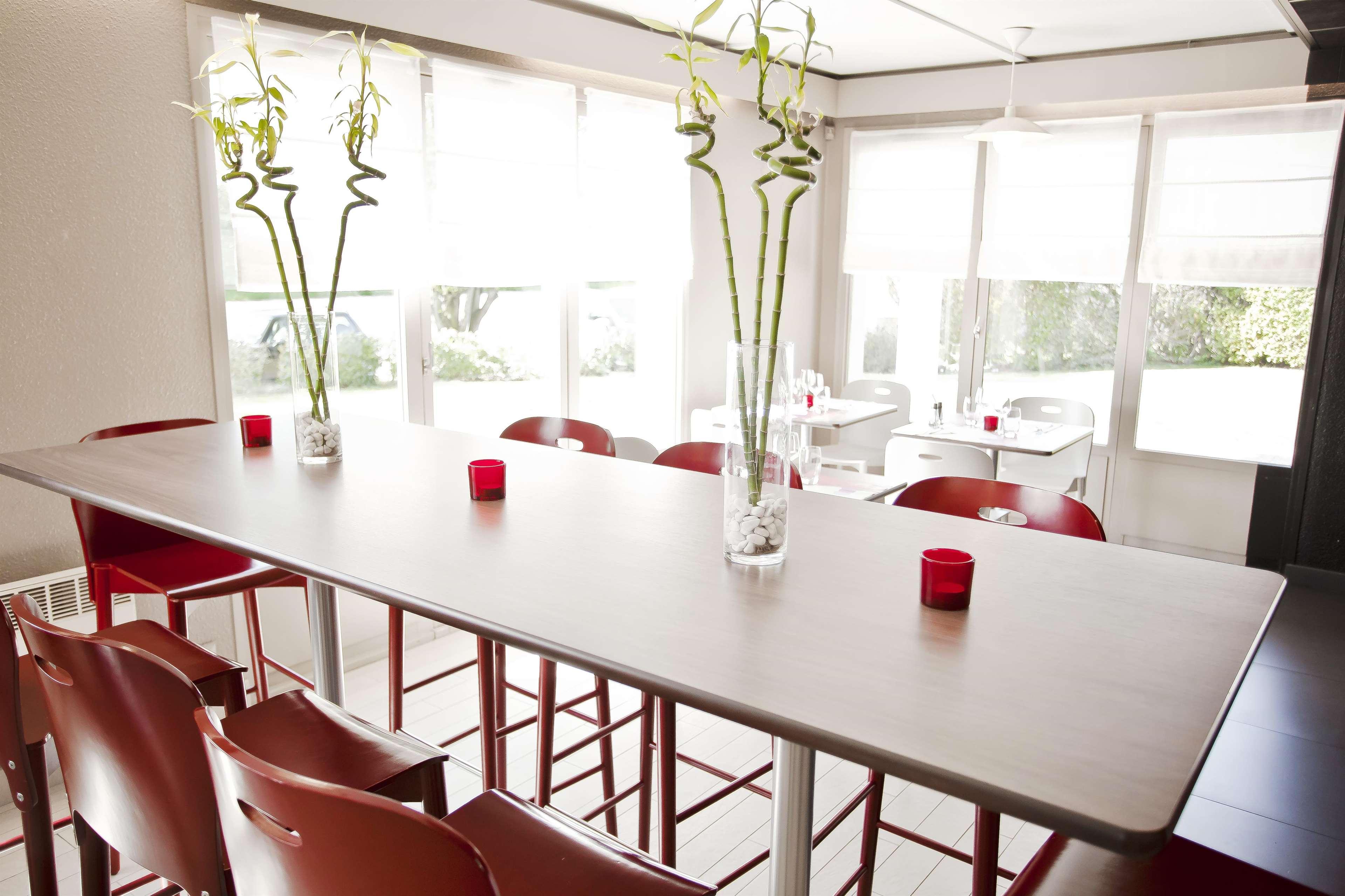 Campanile Pontarlier Hotell Eksteriør bilde