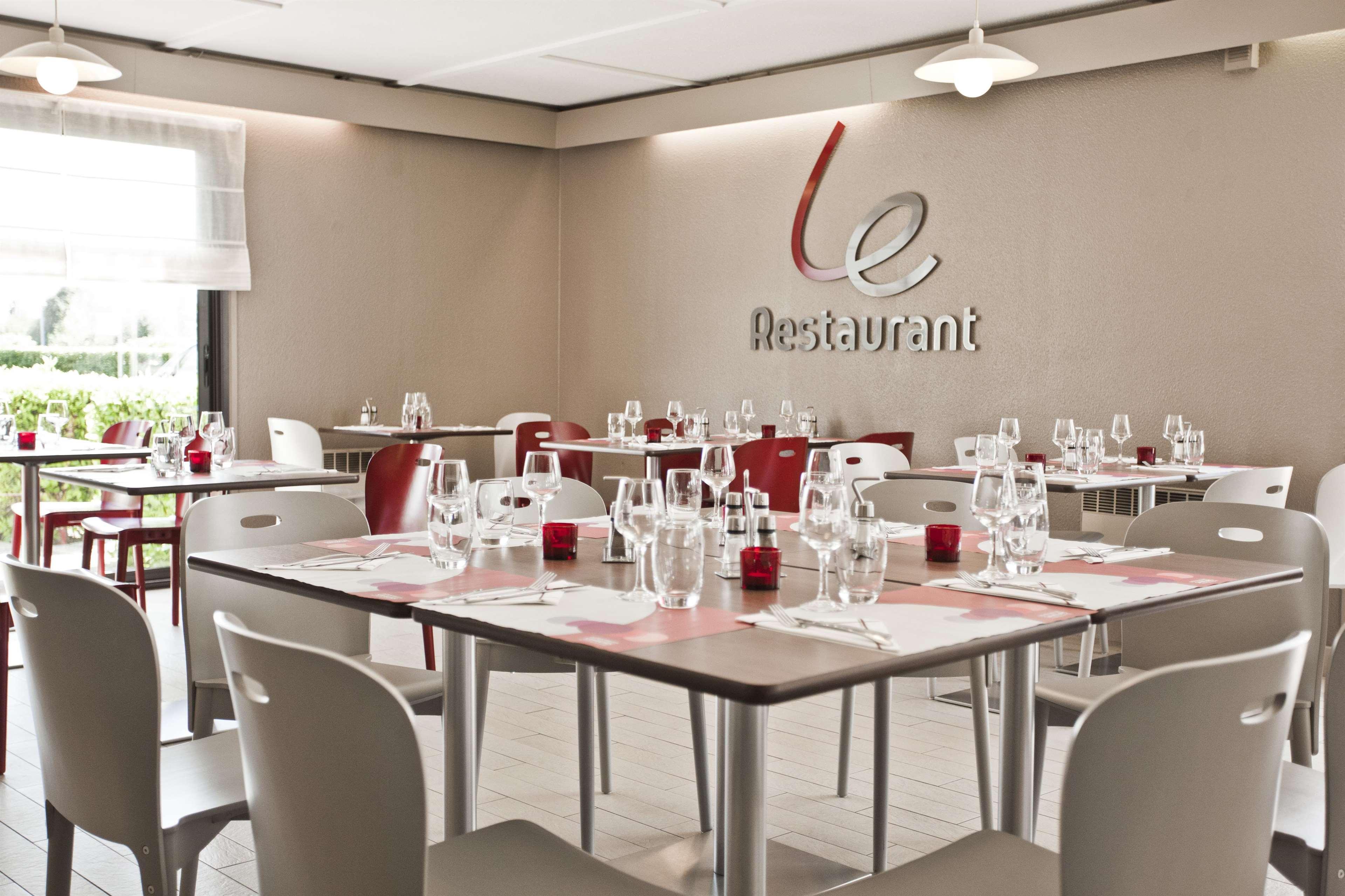 Campanile Pontarlier Hotell Eksteriør bilde